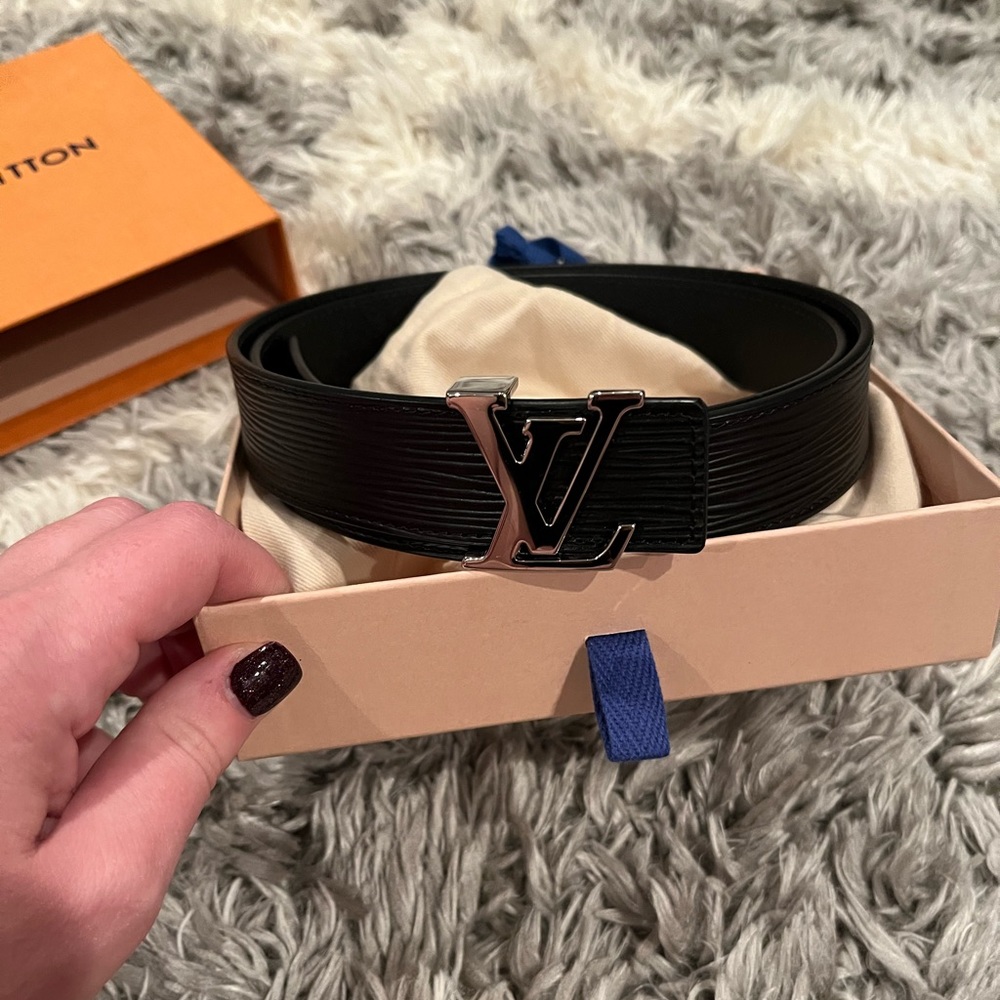 Black Louis Vuitton belt